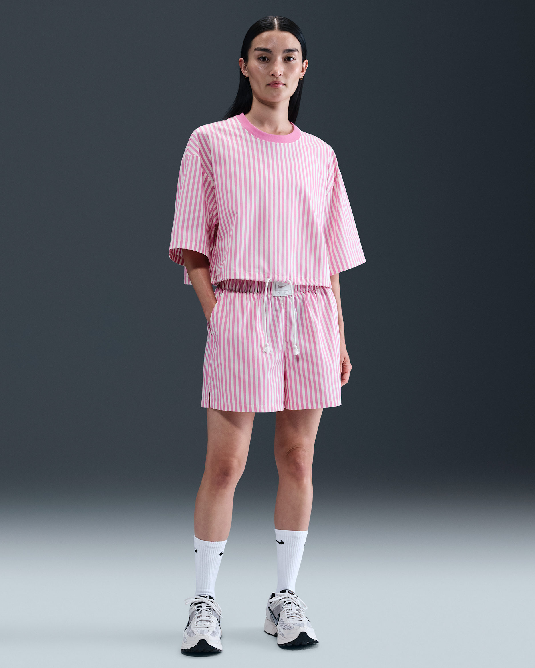 Nike Sportswear Chill Poplin Women's Mid-Rise Loose Striped Shorts